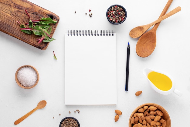 Kuchynský stôl s potravinami